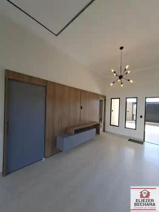 Casa com 3 quartos à venda, 109m² — foto 3 de 17