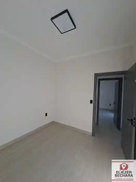 Casa com 3 quartos à venda, 109m² — foto 2 de 17