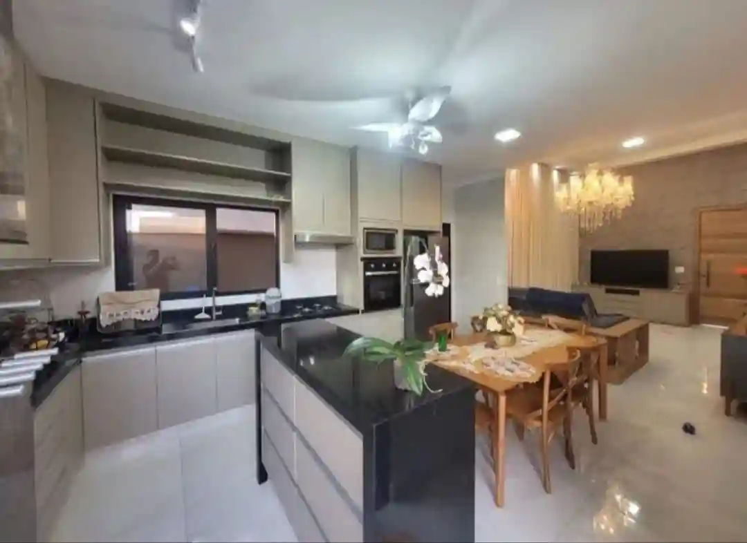 Casa de Condomínio com 3 quartos à venda, 150m² — foto 2 de 20