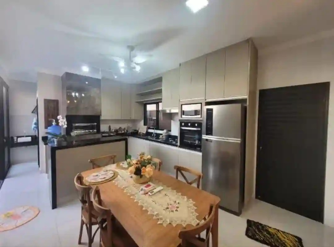 Casa de Condomínio com 3 quartos à venda, 150m² — foto 1 de 20