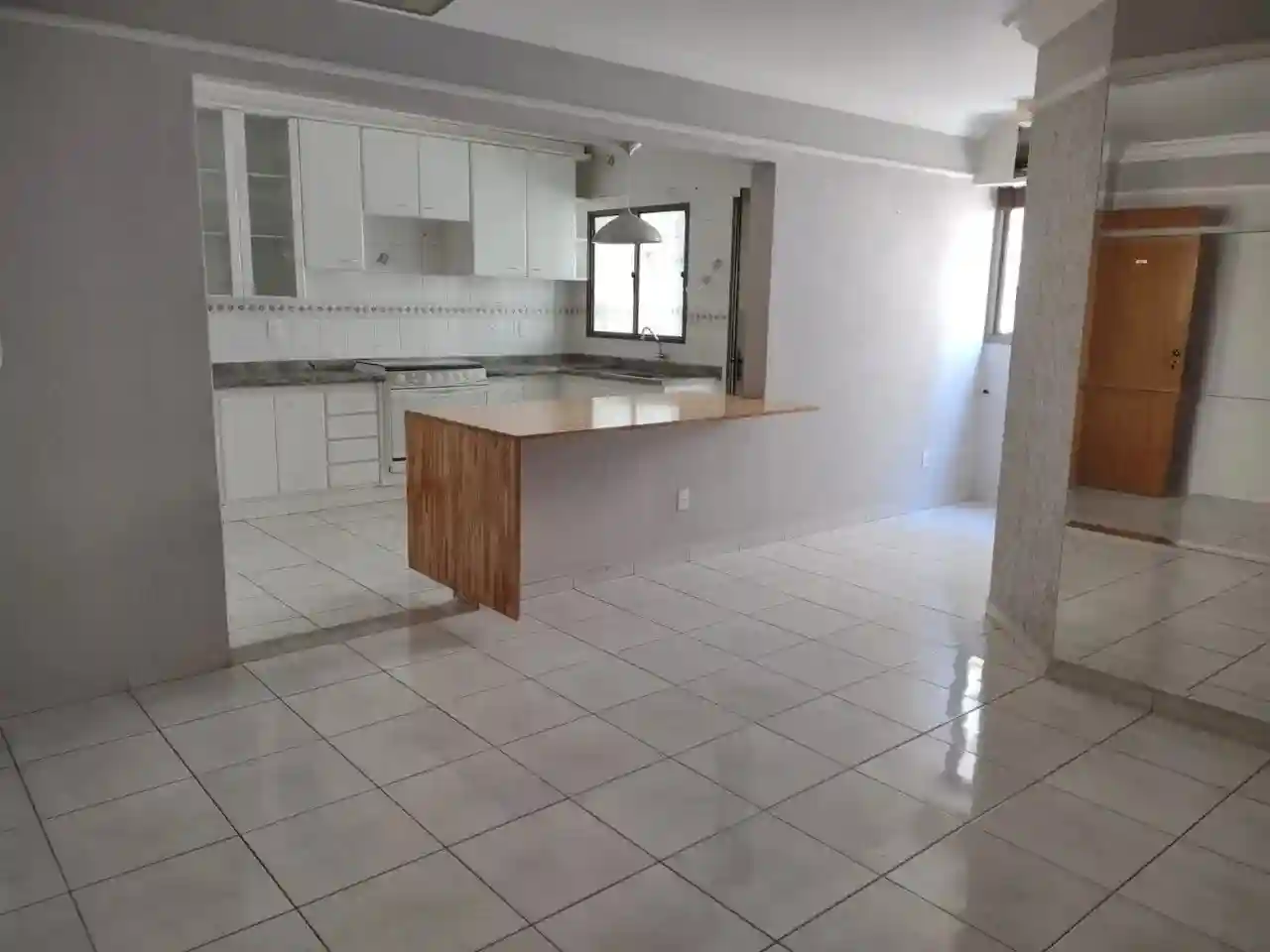 Apartamento com 3 quartos à venda, 84m² — foto 1 de 10