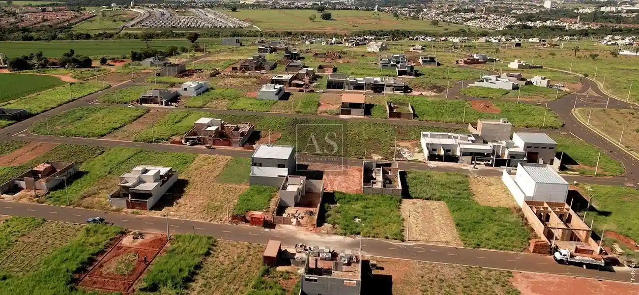 Terreno / Lote / Condomínio  à venda, 243m² — foto 3 de 7