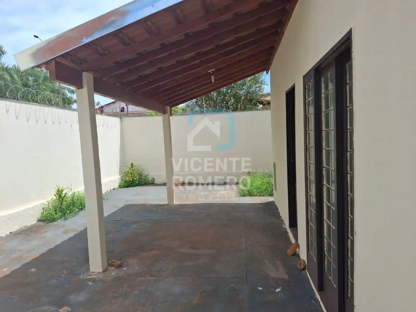 Casa com 3 quartos à venda, 200m² — foto 2 de 18