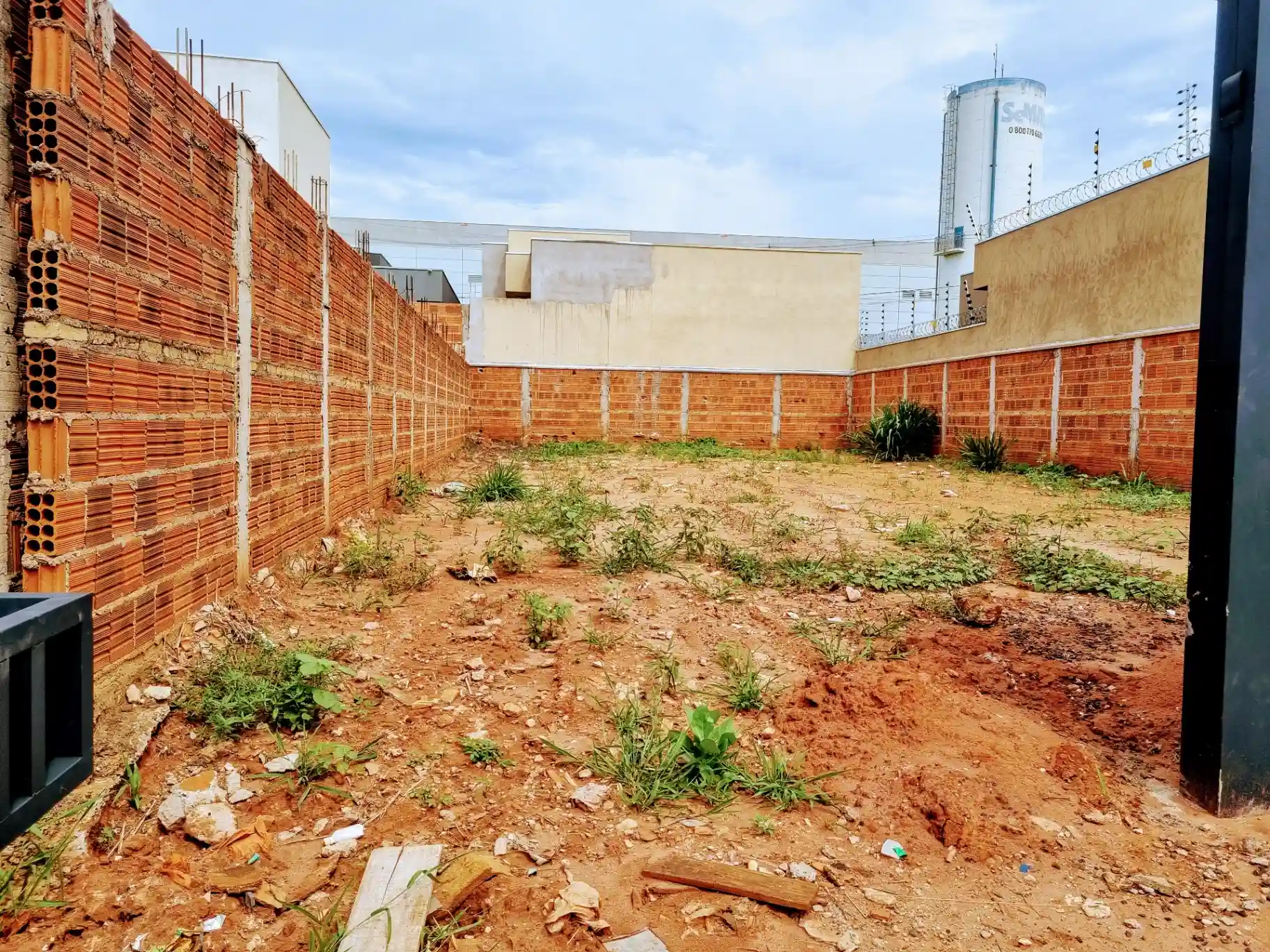 Terreno / Lote / Condomínio  à venda, 215m² — foto 3 de 6