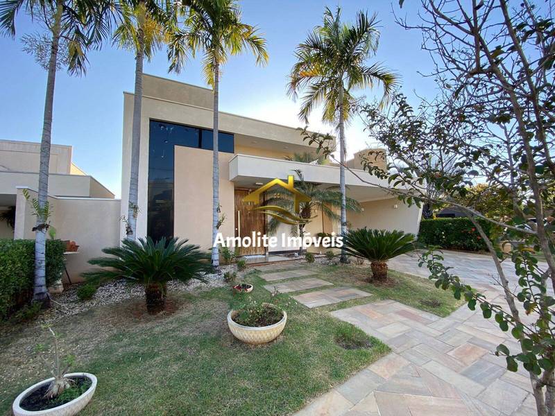 Casa de Condomínio com 3 quartos à venda, 225m² — foto 2 de 24