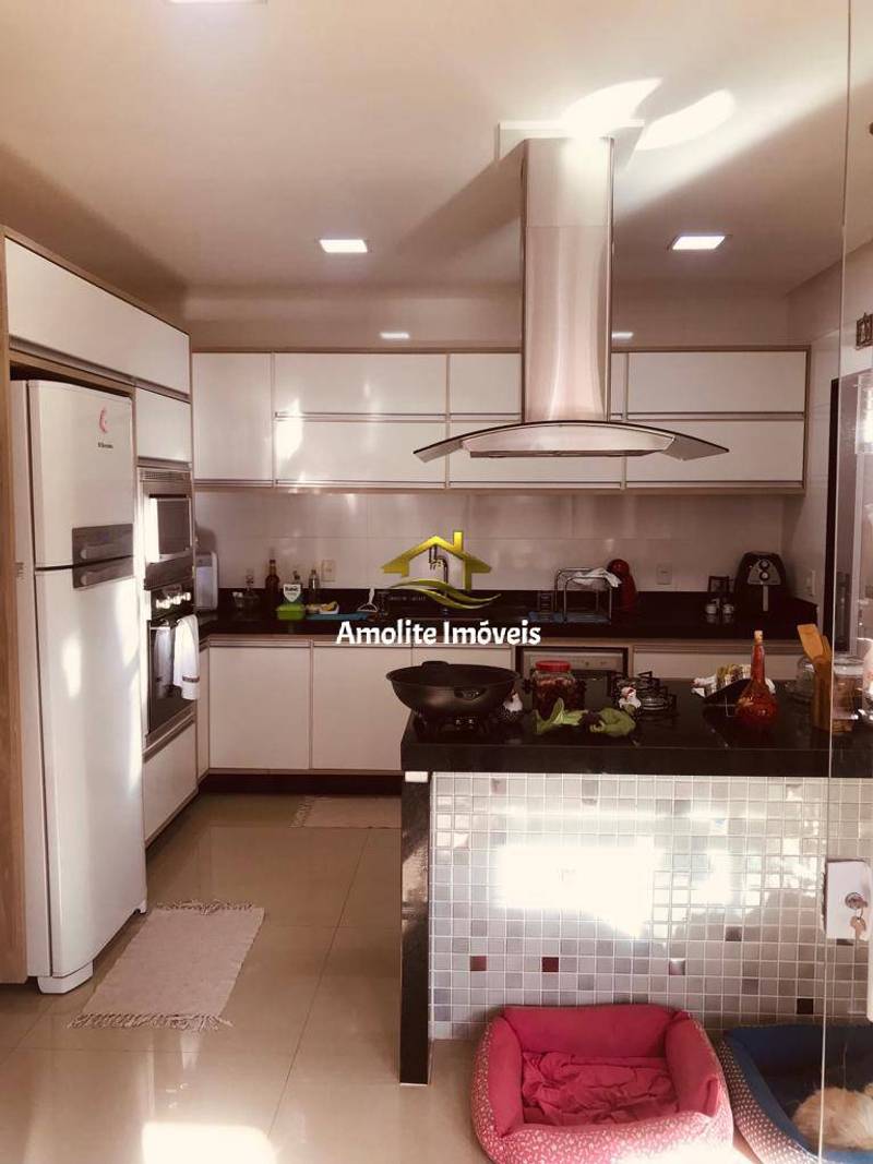 Casa de Condomínio com 3 quartos à venda, 225m² — foto 17 de 24