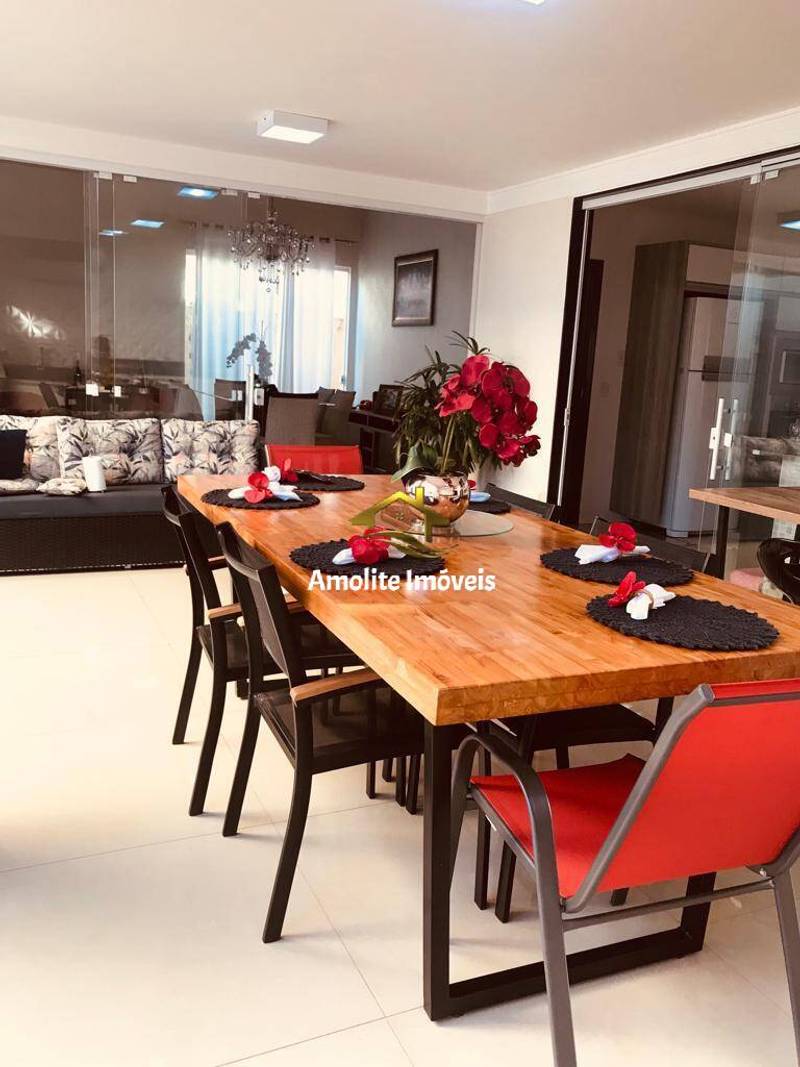 Casa de Condomínio com 3 quartos à venda, 225m² — foto 20 de 24