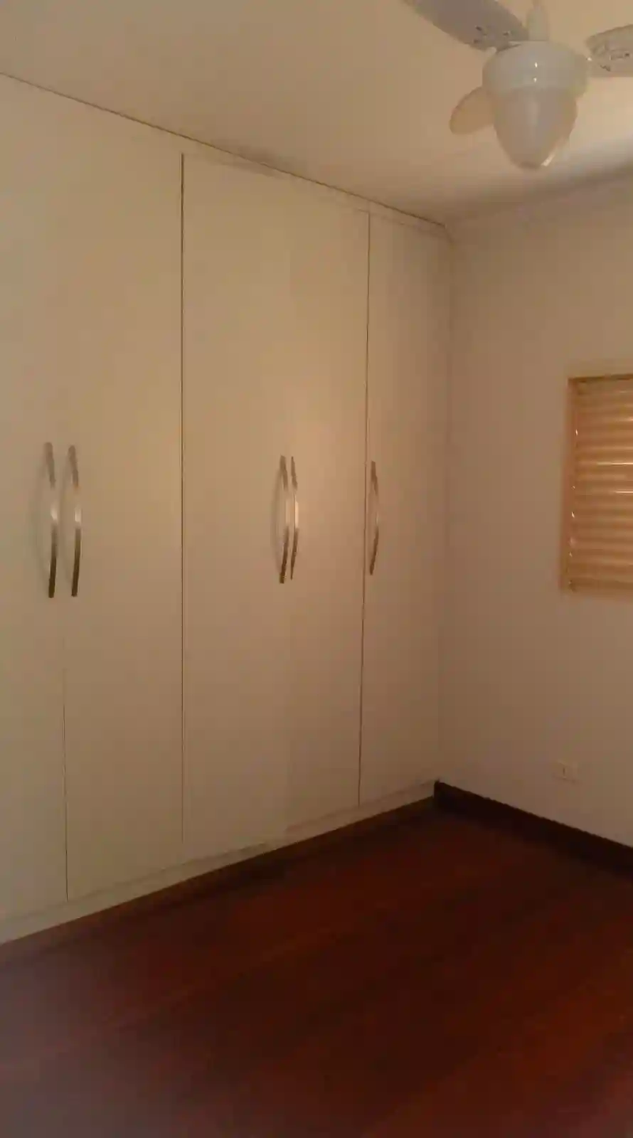 Casa com 3 quartos à venda, 230m² — foto 4 de 8