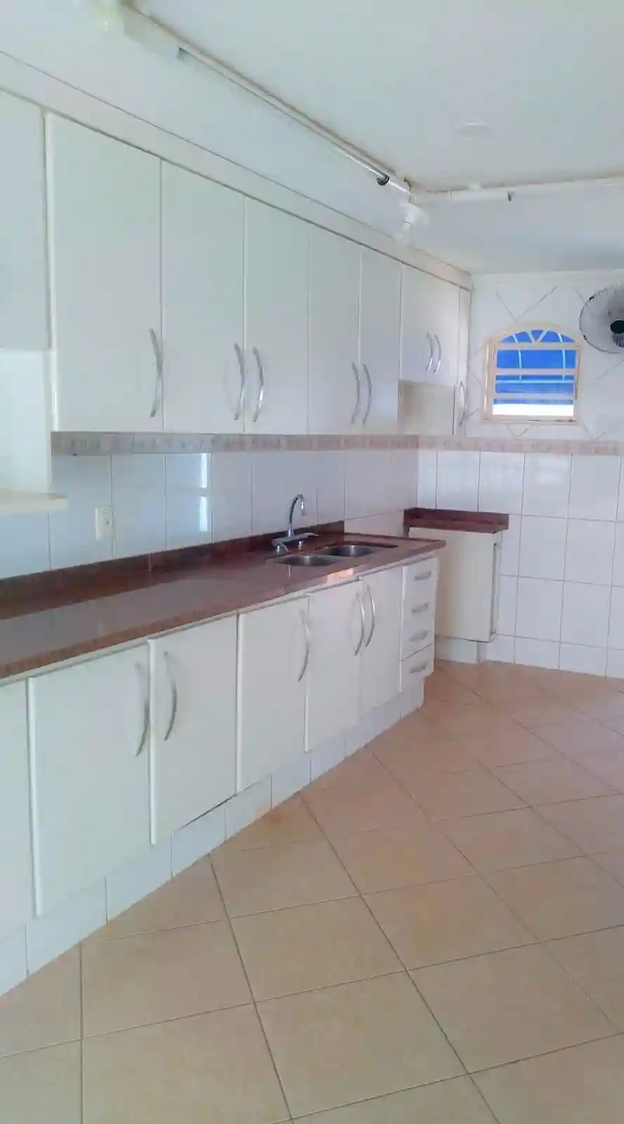 Casa com 3 quartos à venda, 230m² — foto 6 de 8