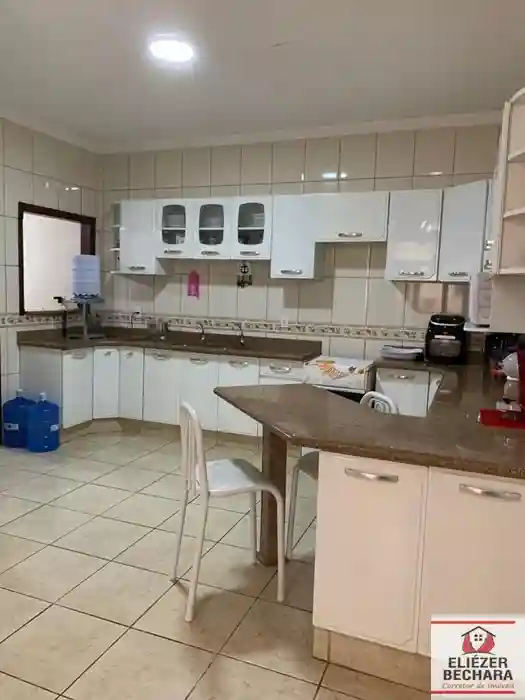 Casa com 3 quartos à venda, 190m² — foto 10 de 32