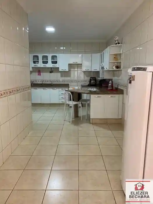 Casa com 3 quartos à venda, 190m² — foto 13 de 32