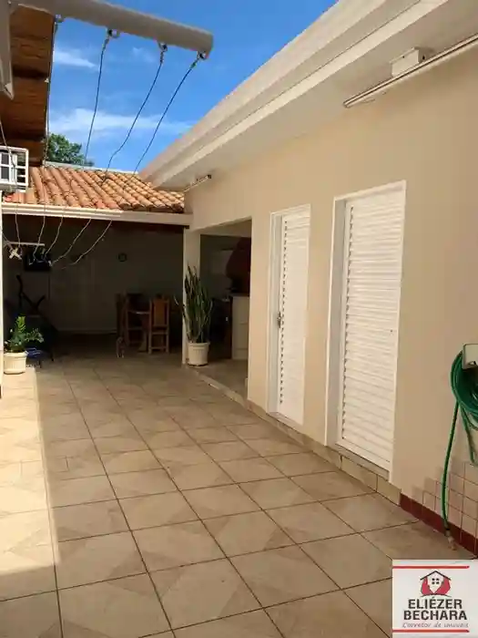 Casa com 3 quartos à venda, 190m² — foto 24 de 32