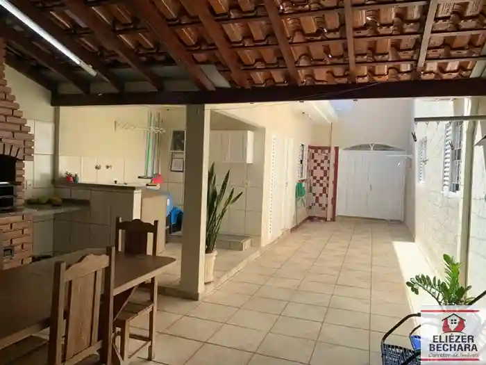 Casa com 3 quartos à venda, 190m² — foto 25 de 32