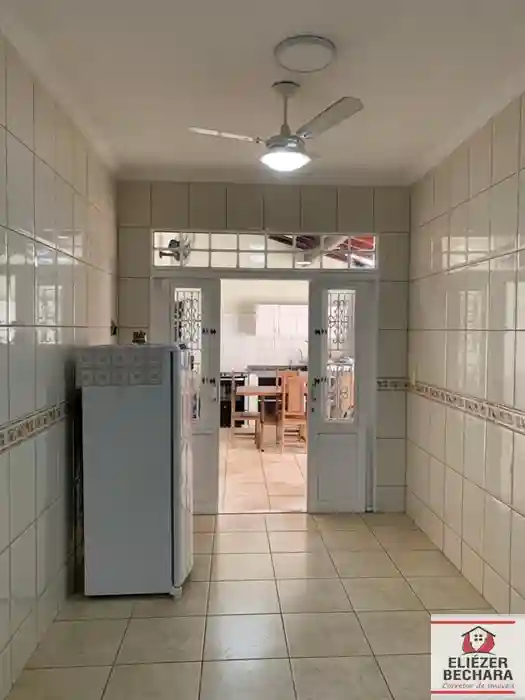 Casa com 3 quartos à venda, 190m² — foto 19 de 32