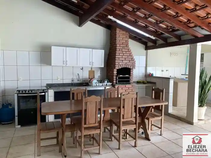 Casa com 3 quartos à venda, 190m² — foto 9 de 32