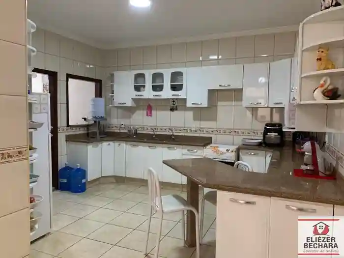 Casa com 3 quartos à venda, 190m² — foto 23 de 32