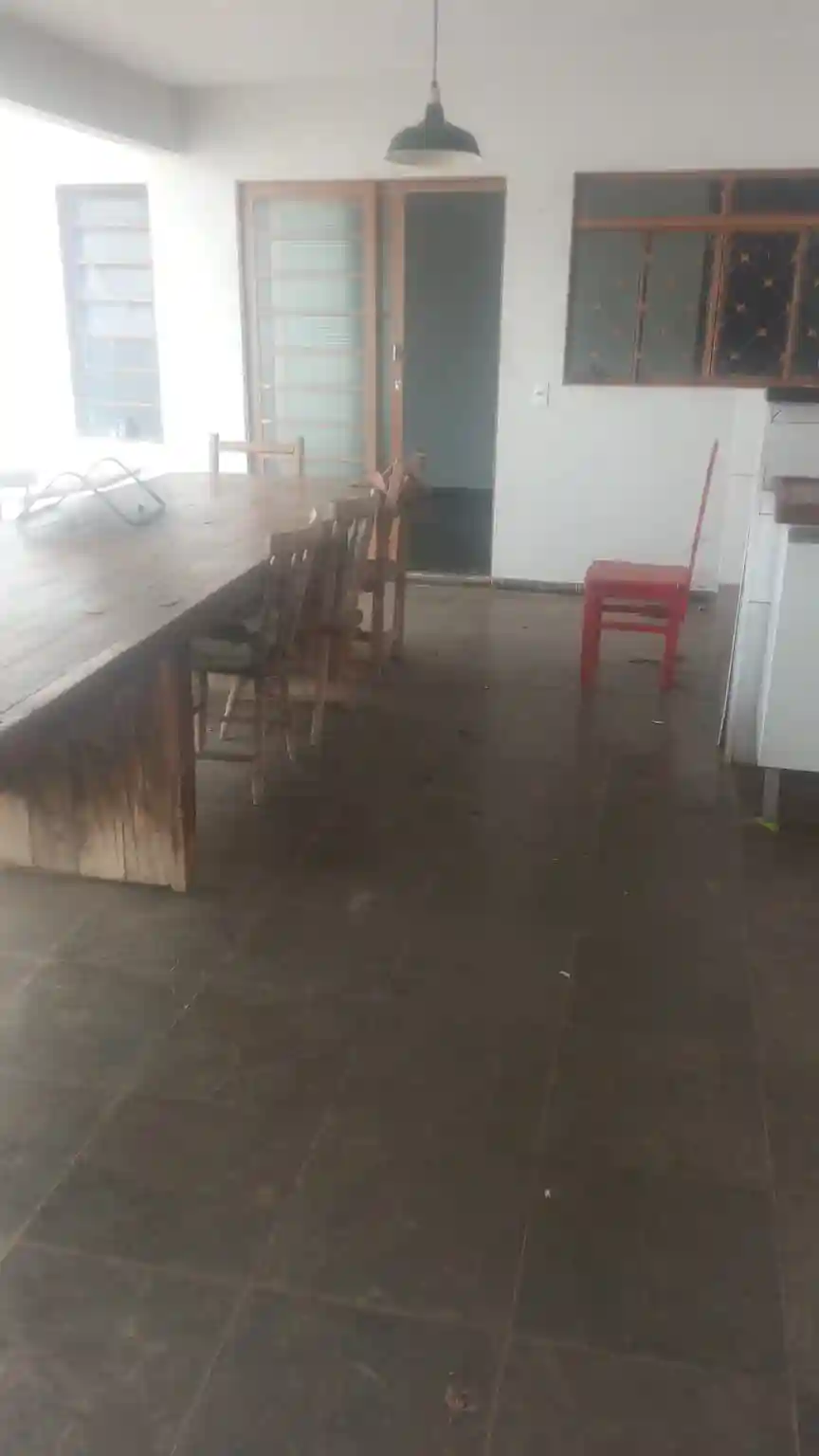 Casa com 4 quartos à venda, 190m² — foto 2 de 13