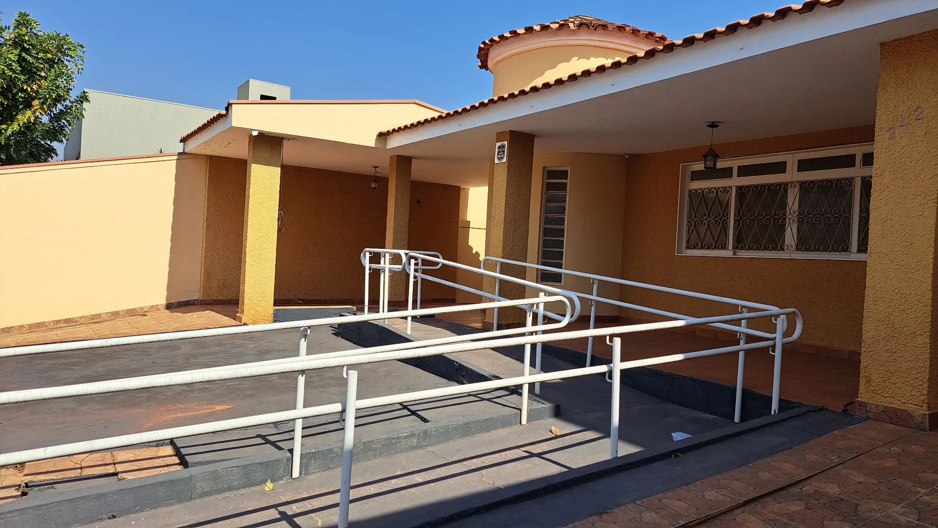 Casa com 3 quartos à venda, 420m² — foto 3 de 48