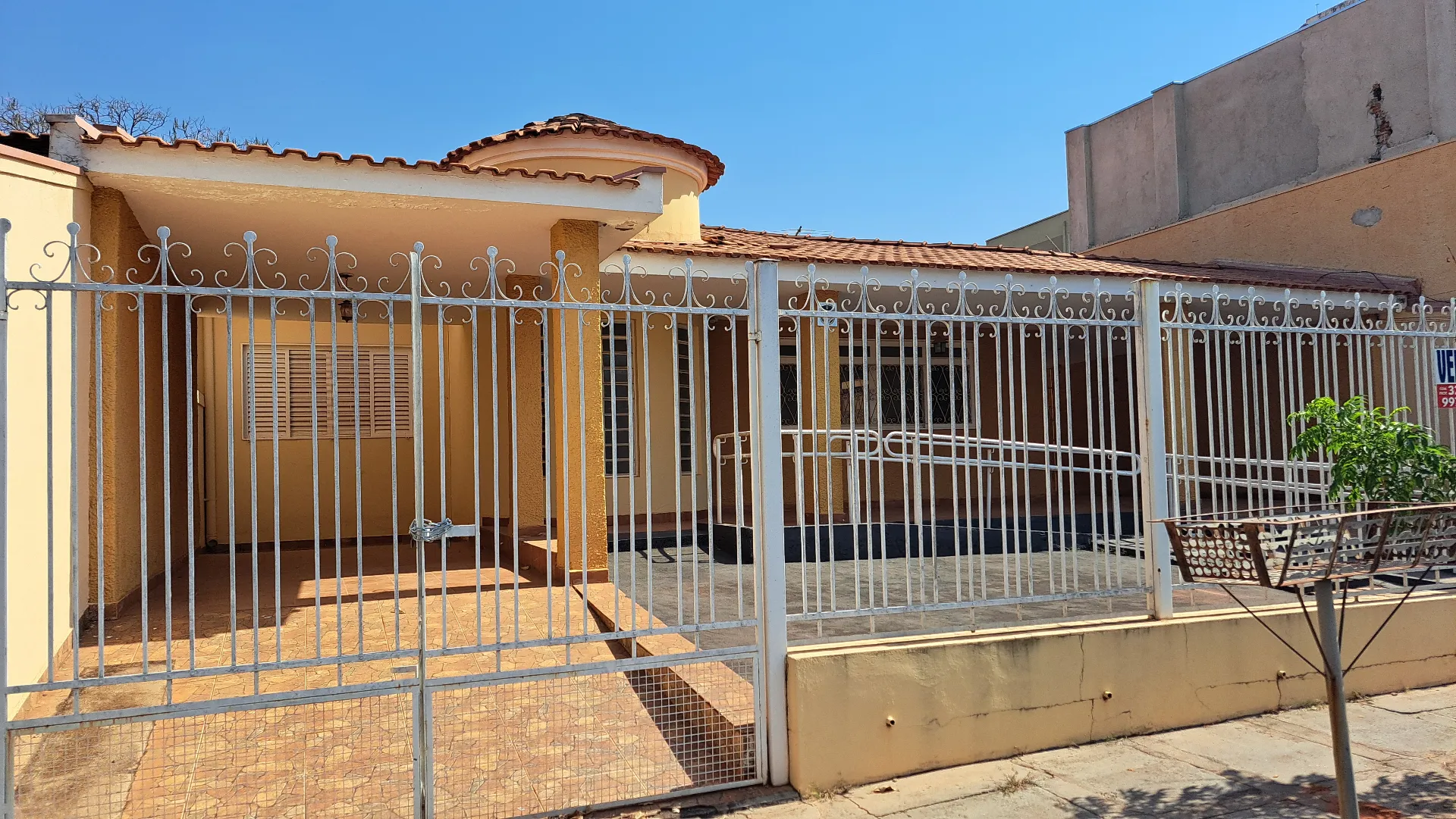 Casa com 3 quartos à venda, 420m² — foto 2 de 48