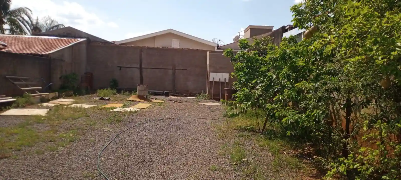 Terreno / Lote / Condomínio  à venda, 253m² — foto 3 de 3