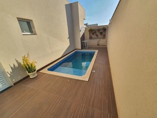 Casa de Condomínio com 3 quartos à venda, 290m² — foto 2 de 5