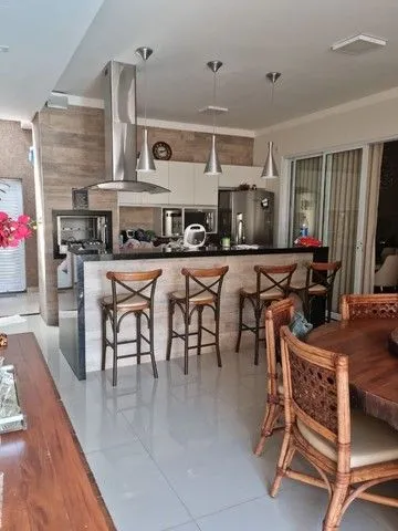Casa de Condomínio com 3 quartos à venda, 290m² — foto 3 de 5