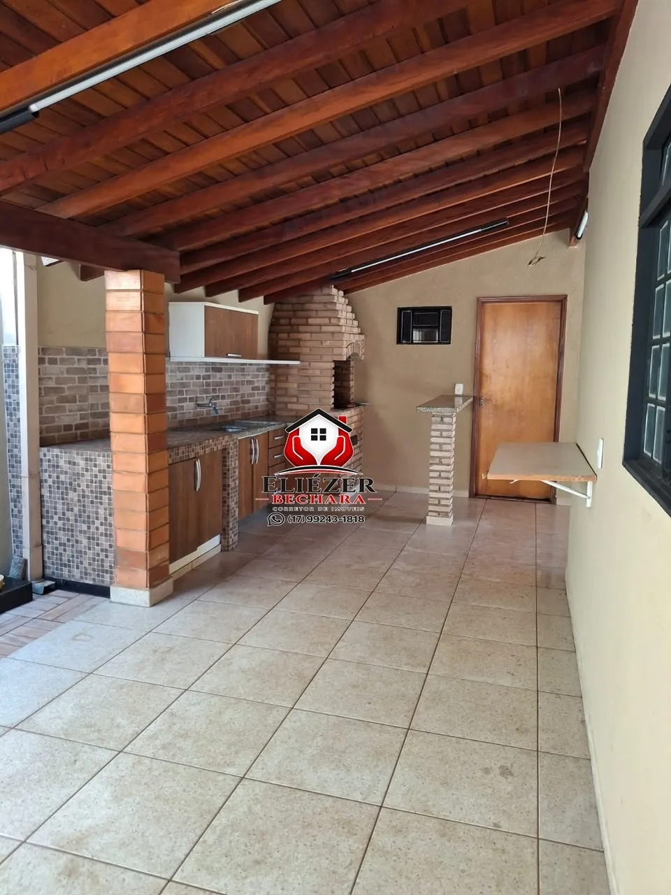 Casa com 3 quartos à venda, 180m² — foto 1 de 19