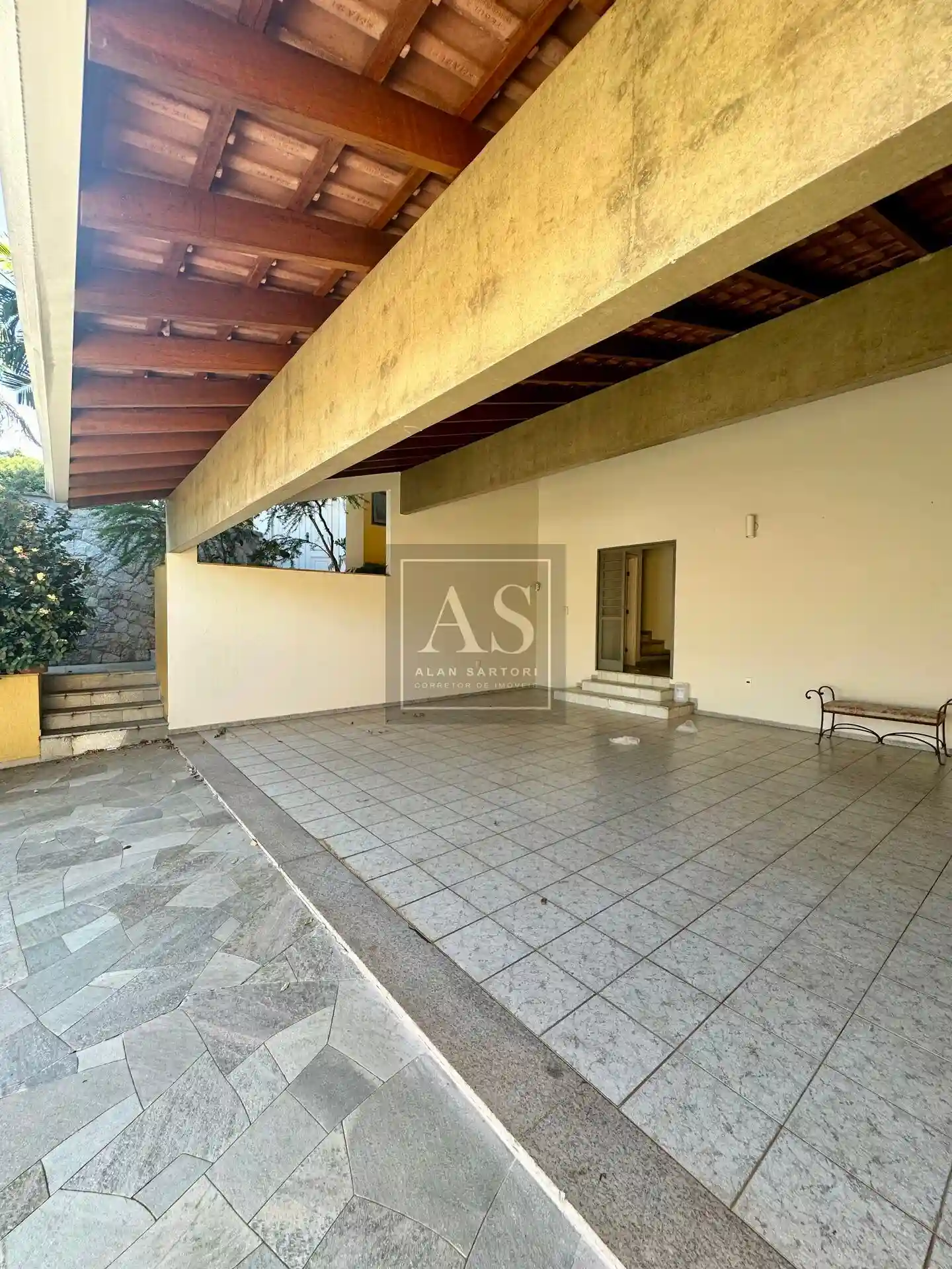 Sobrado com 4 quartos à venda, 405m² — foto 2 de 39