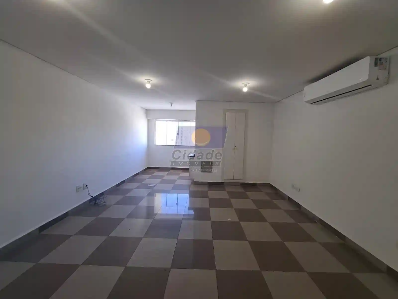 Conjunto Comercial / Sala  para aluguel, 33m² — foto 4 de 6