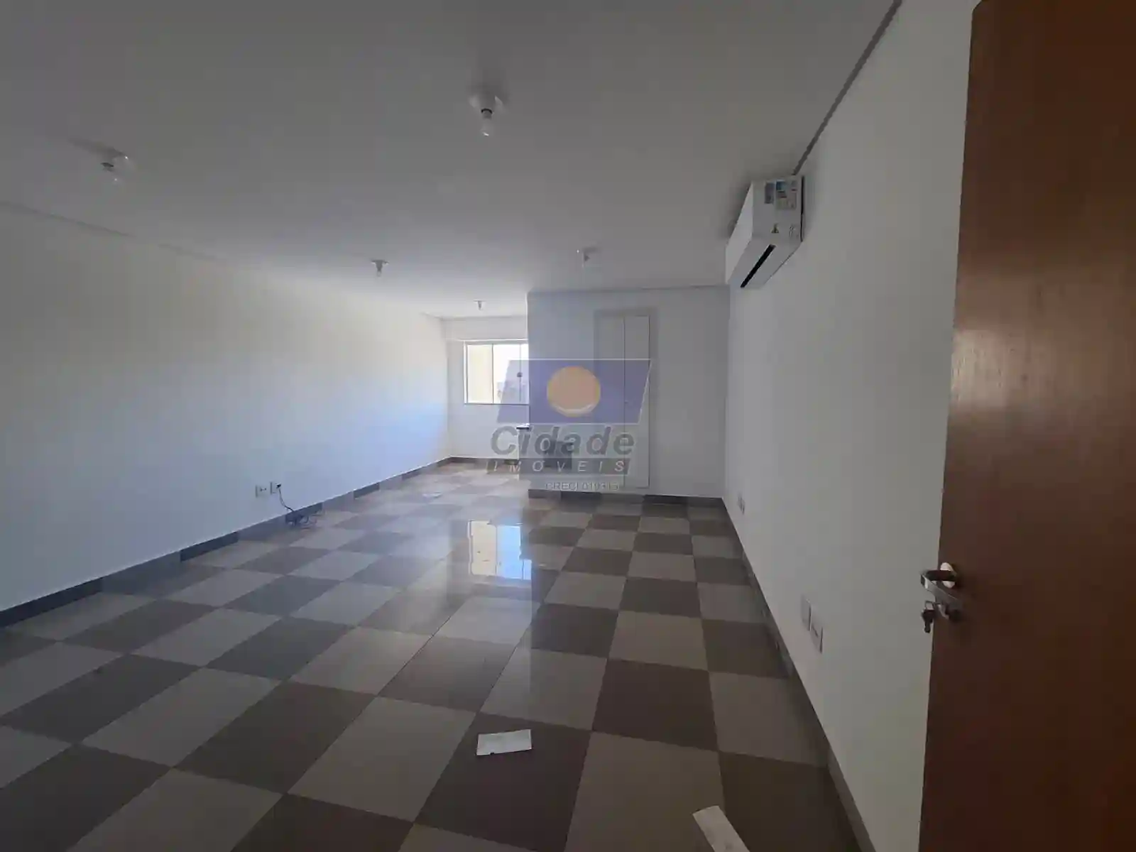 Conjunto Comercial / Sala  para aluguel, 33m² — foto 3 de 6