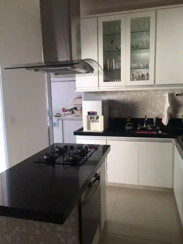 Casa de Condomínio com 3 quartos à venda, 250m² — foto 3 de 47
