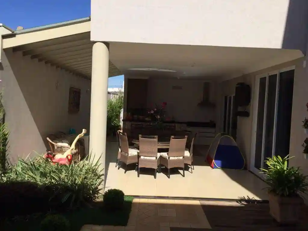 Casa de Condomínio com 3 quartos à venda, 250m² — foto 16 de 47