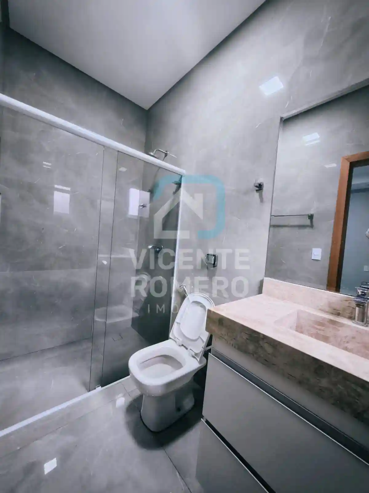 Casa de Condomínio com 3 quartos para aluguel, 220m² — foto 3 de 19