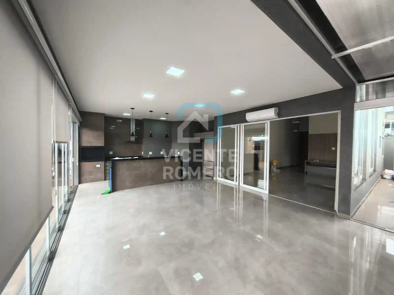 Casa de Condomínio com 3 quartos para aluguel, 220m² — foto 12 de 19