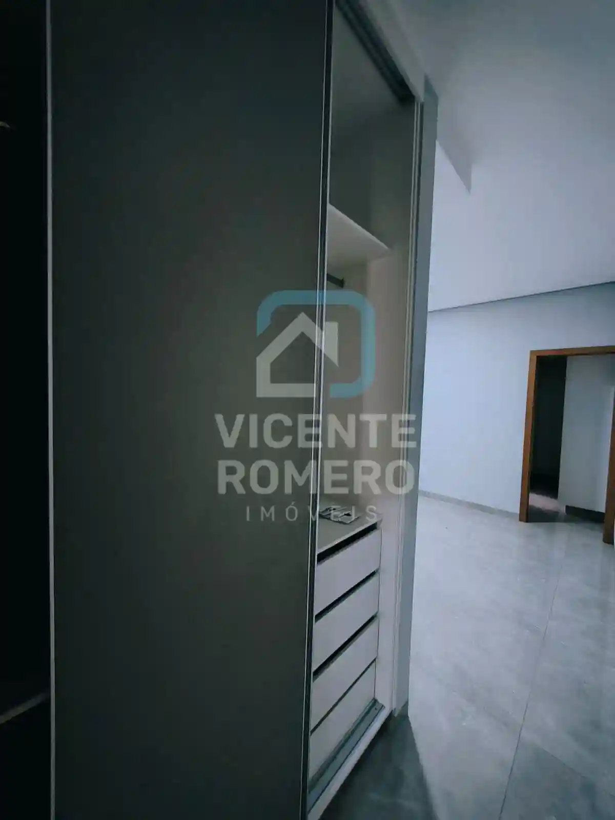 Casa de Condomínio com 3 quartos para aluguel, 220m² — foto 13 de 19