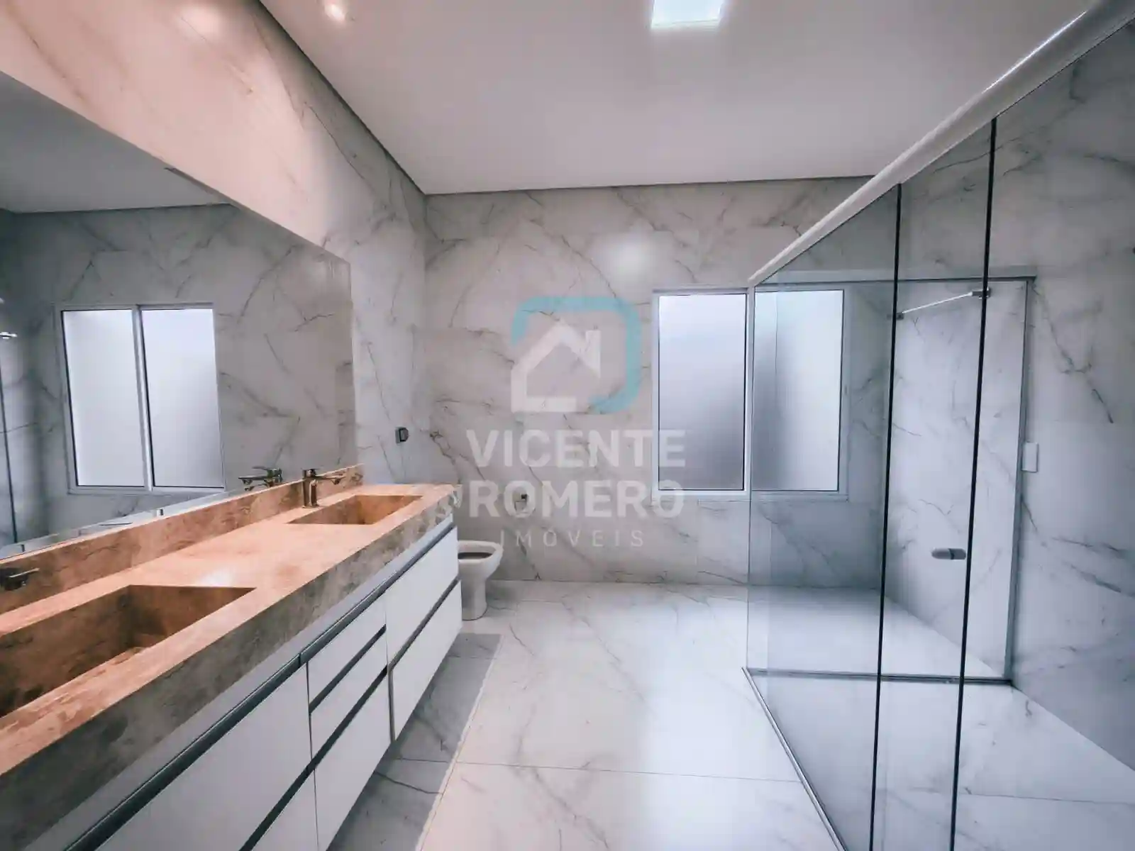 Casa de Condomínio com 3 quartos para aluguel, 220m² — foto 18 de 19