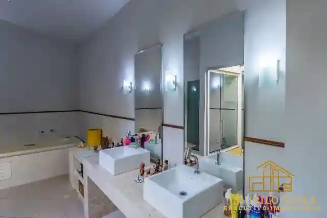 Casa com 3 quartos à venda, 460m² — foto 8 de 18