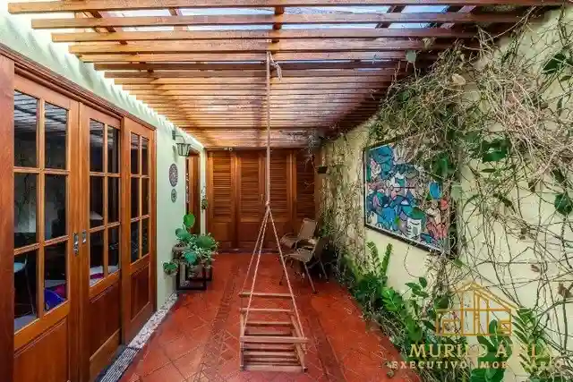 Casa com 3 quartos à venda, 460m² — foto 2 de 18
