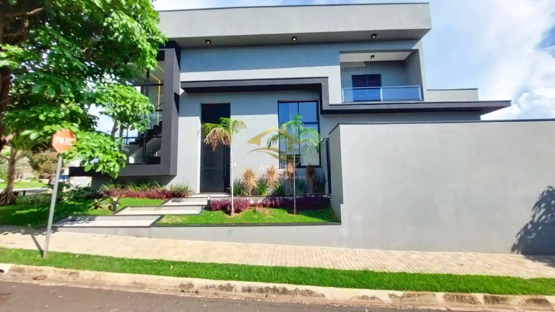 Casa de Condomínio com 3 quartos à venda, 260m² — foto 3 de 34
