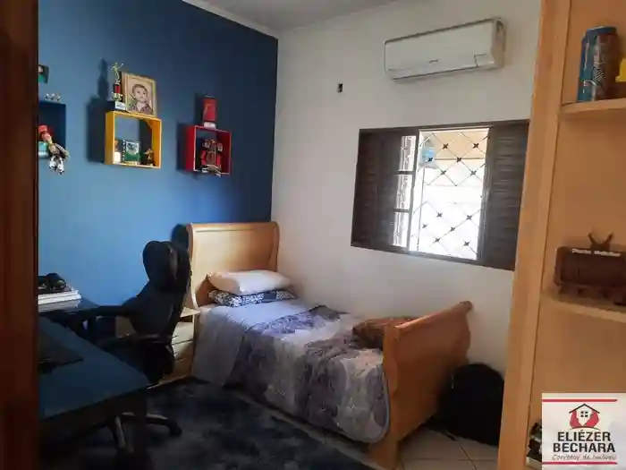 Casa com 3 quartos à venda, 220m² — foto 3 de 15