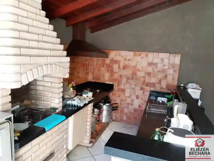 Casa com 3 quartos à venda, 220m² — foto 13 de 15