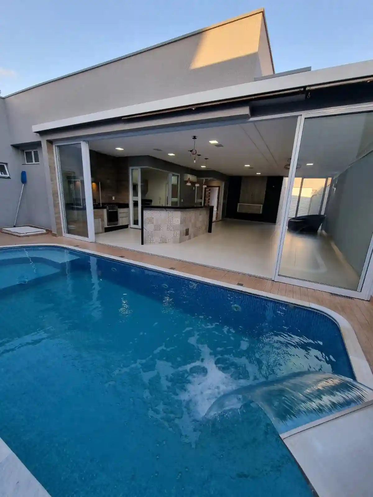 Casa de Condomínio com 4 quartos à venda, 515m² — foto 4 de 17