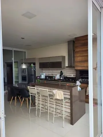 Casa de Condomínio para aluguel — foto 1 de 5