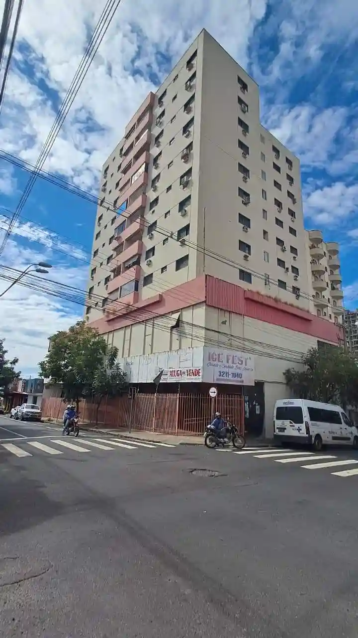 Apartamento com 3 quartos à venda, 140m² — foto 1 de 21