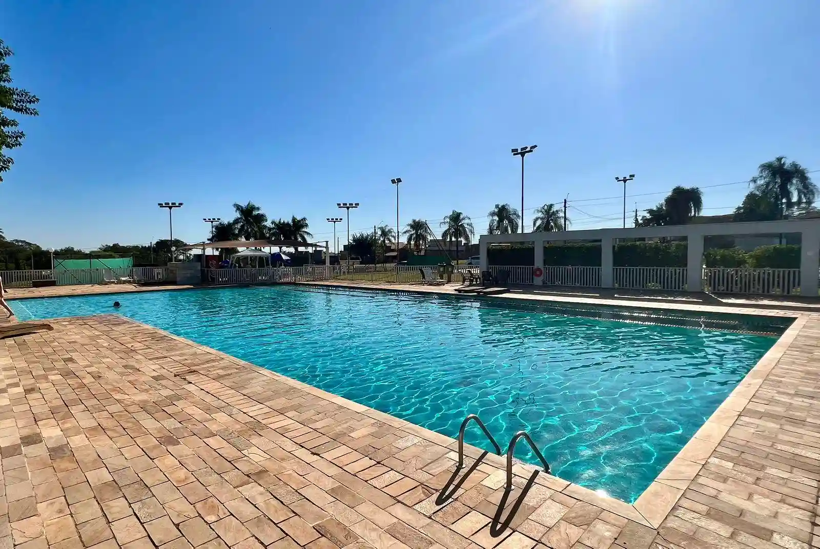 Terreno / Lote / Condomínio  à venda, 360m² — foto 1 de 11