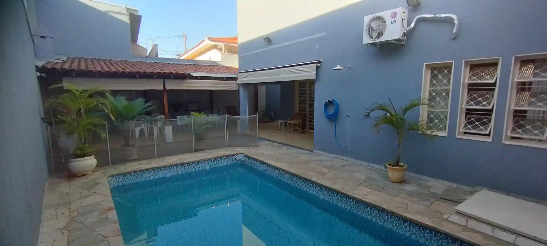 Casa com 3 quartos à venda, 290m² — foto 1 de 45
