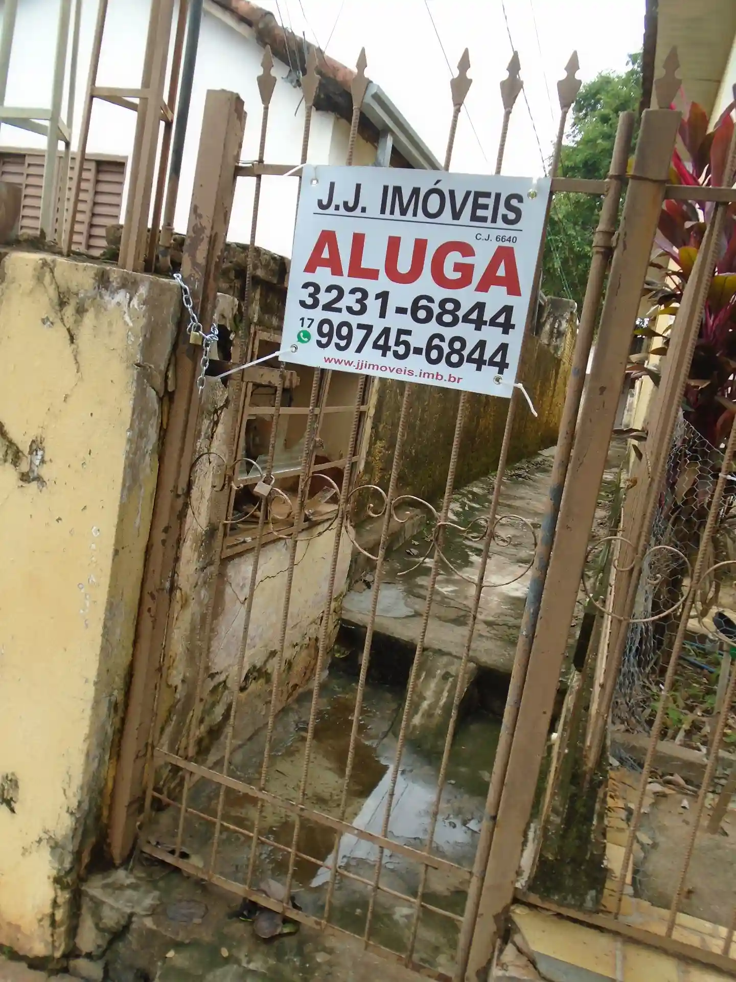 Casa com 2 quartos para aluguel, 65m² — foto 1 de 18