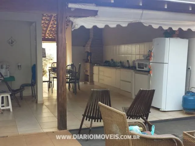 Casa à venda — foto 1 de 3
