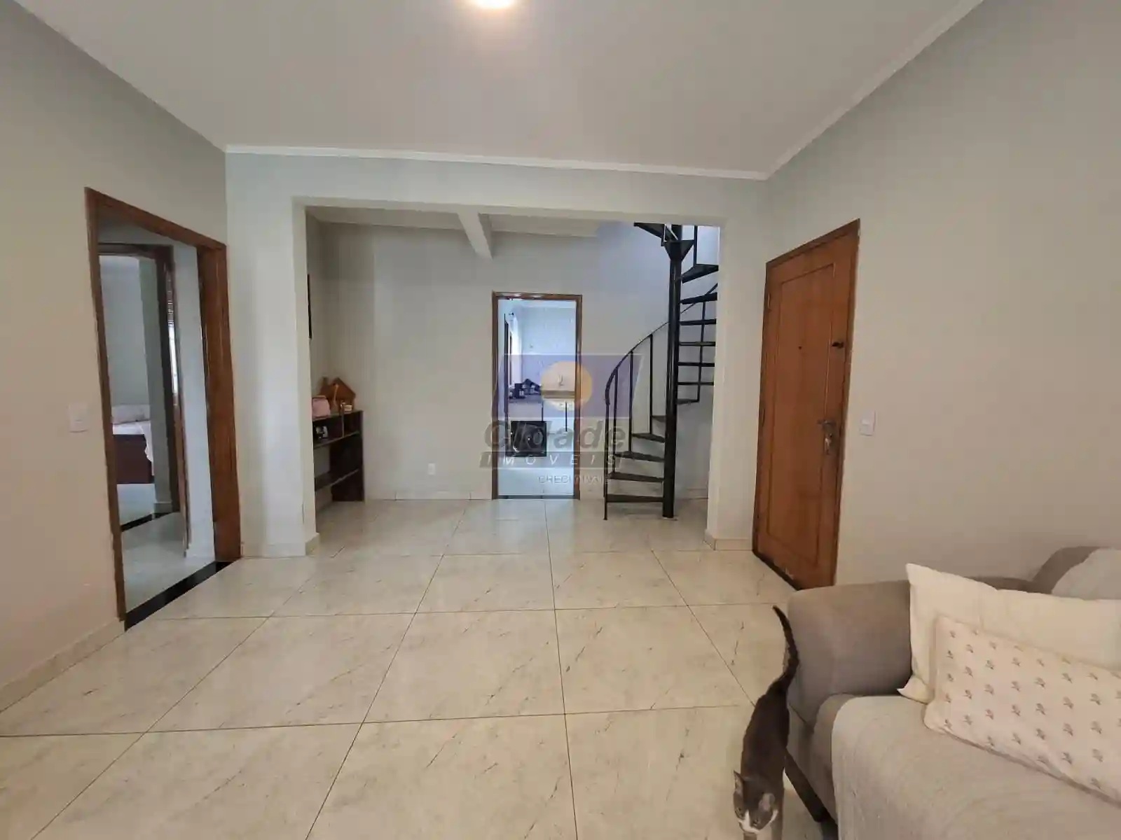 Apartamento com 3 quartos à venda, 130m² — foto 1 de 16