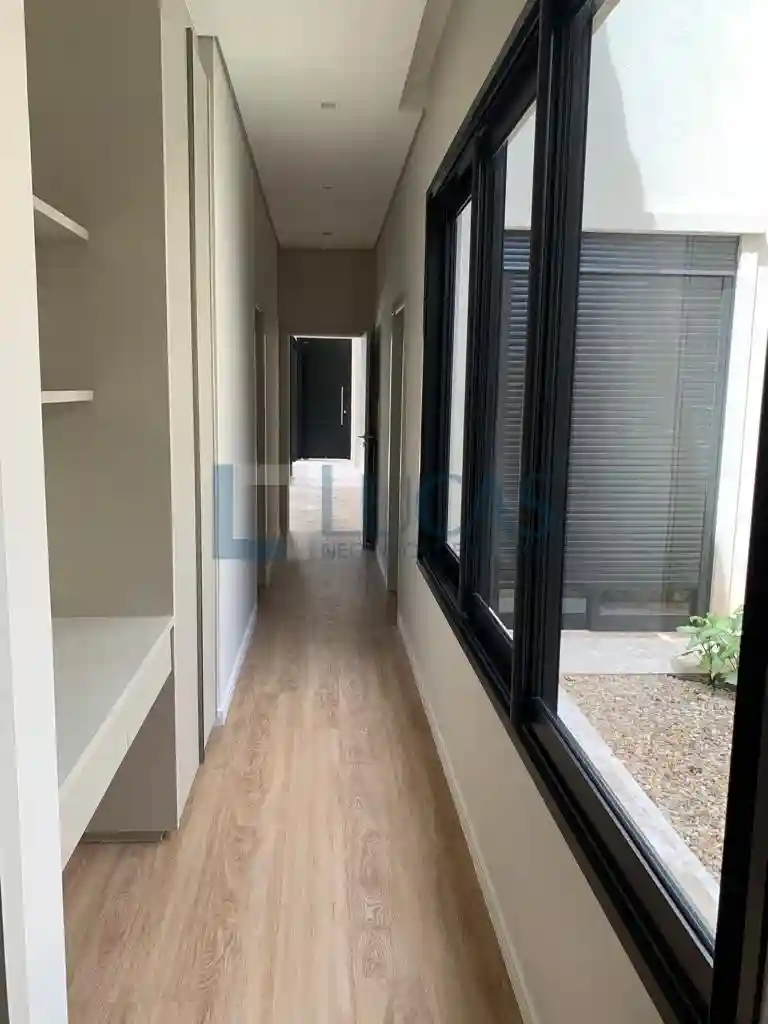 Casa de Condomínio com 3 quartos à venda, 220m² — foto 9 de 28